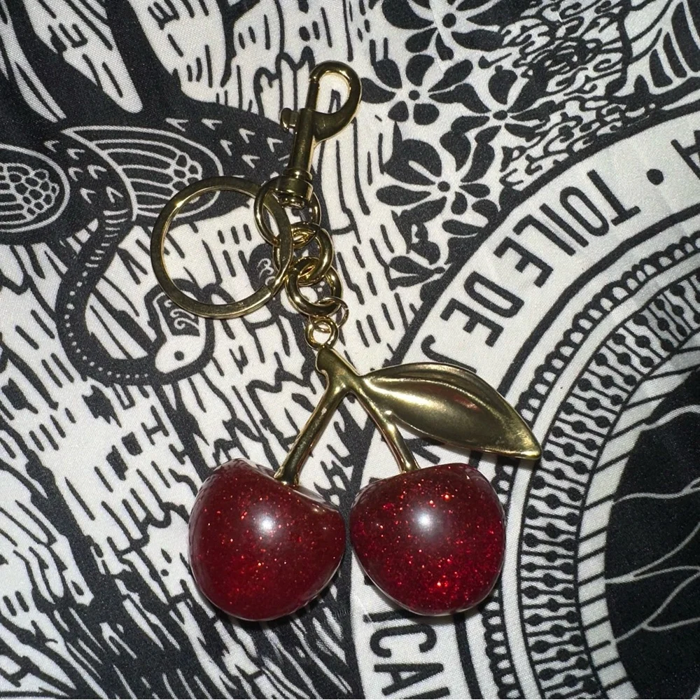 NIP Adorable Cherry Gold Bag charm Keyring Keychain Sparkling Gorgeous - Picture 3 of 6